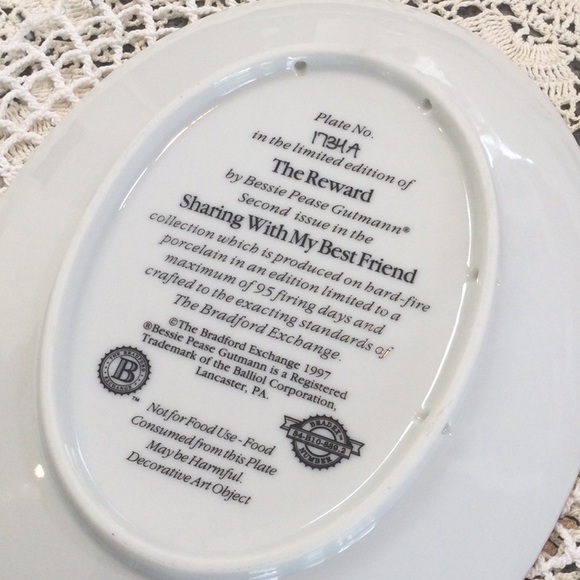 Set of 2Bessie Pease Gutman Bradford Exchange plates. Babies and puppies 1997. - Picture 5 of 6